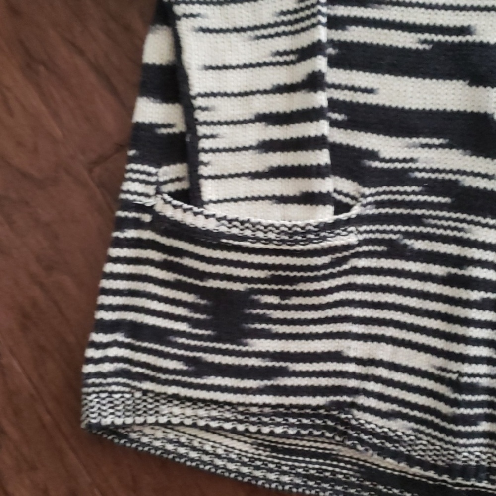 Sweater - Picture 2 of 3